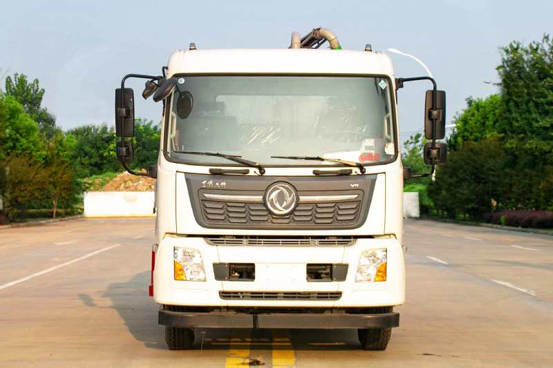 东风天锦吸粪车 12方